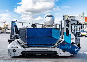Hero Shot Schiphol KLM Auto-DollyTug